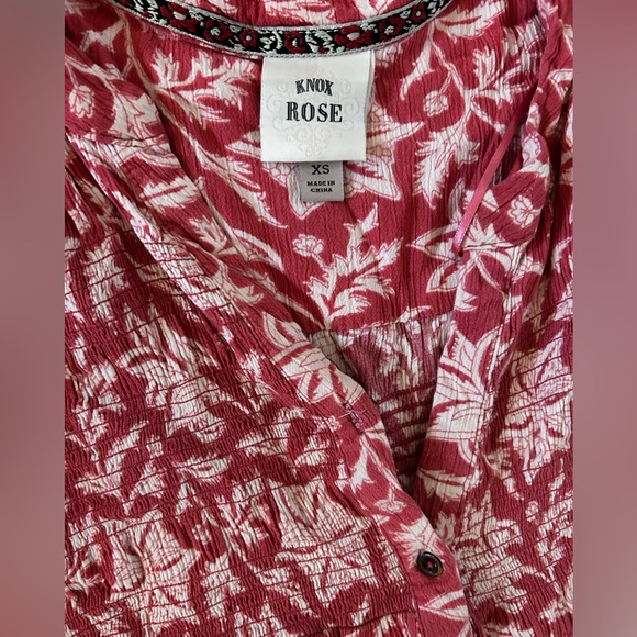 Knox Rose Pink and White Floral Blouse - Picture 2 of 2